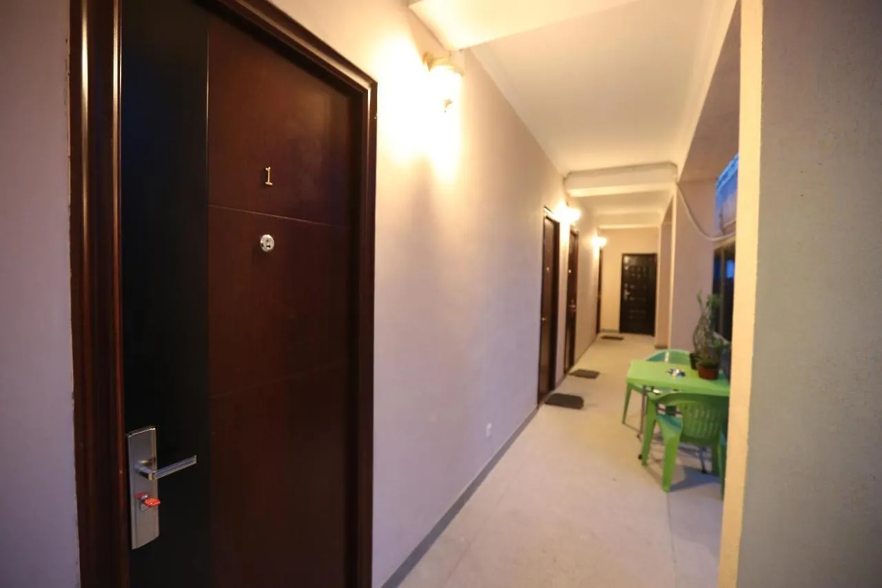 Hotel Caucase Τυφλίδα 3*,